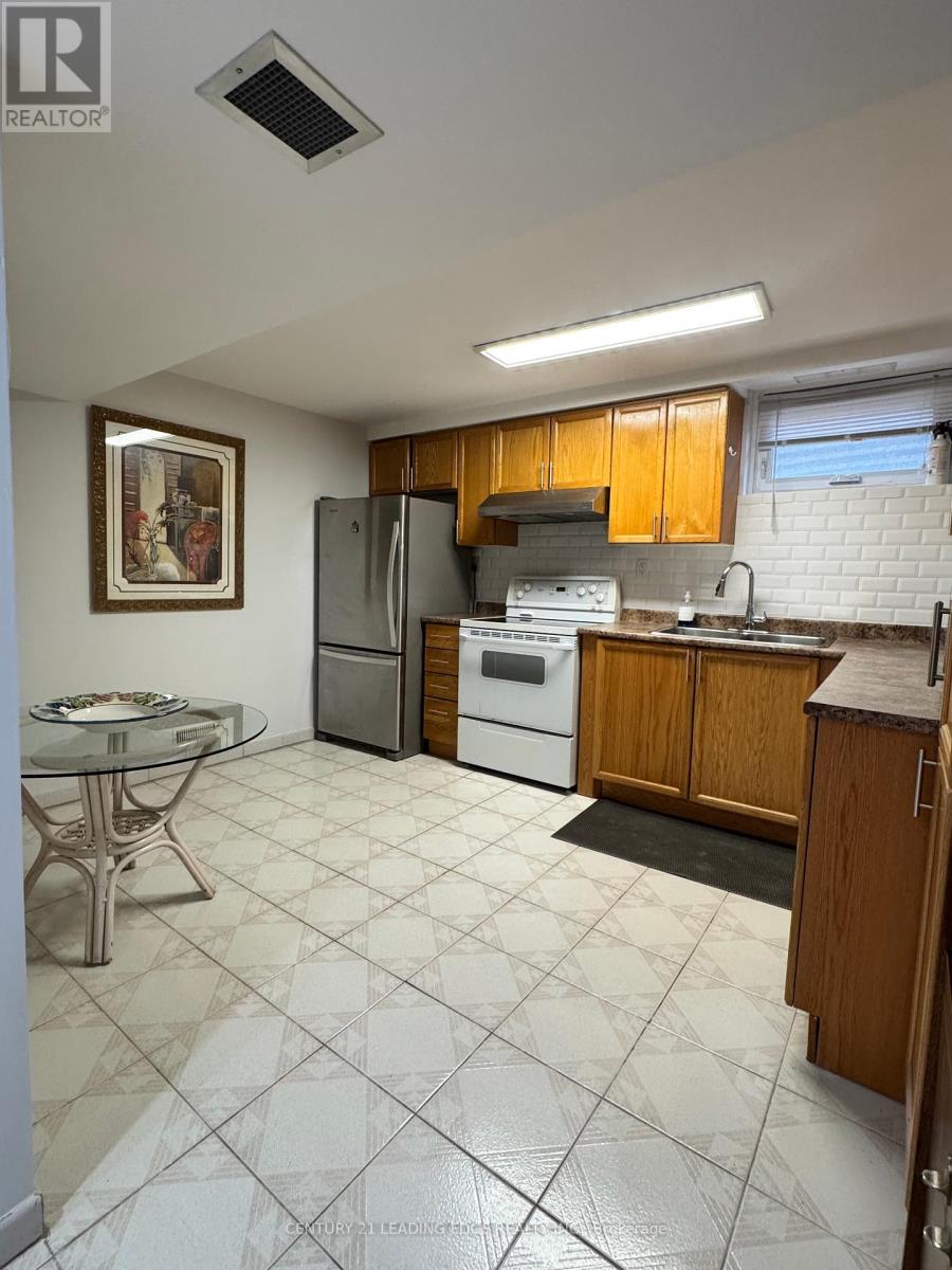 Bsmt - 63 Canterbury Court, Richmond Hill, Ontario  L4C 8E7 - Photo 12 - N12350461