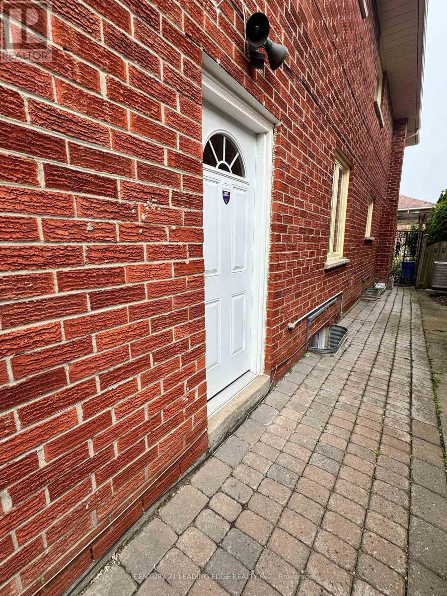 Bsmt - 63 Canterbury Court, Richmond Hill, Ontario  L4C 8E7 - Photo 3 - N12350461