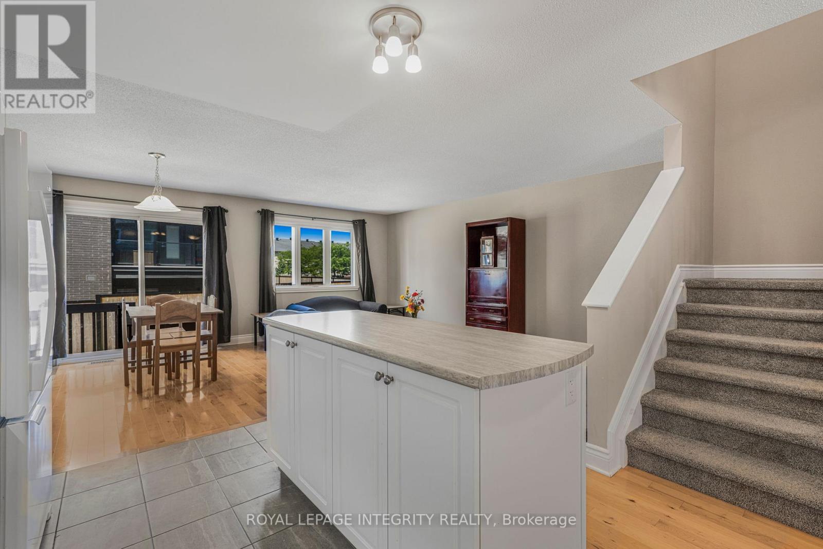 1132 Docteur Corbeil Boulevard, Clarence-Rockland, Ontario  K4K 1P6 - Photo 7 - X12350464