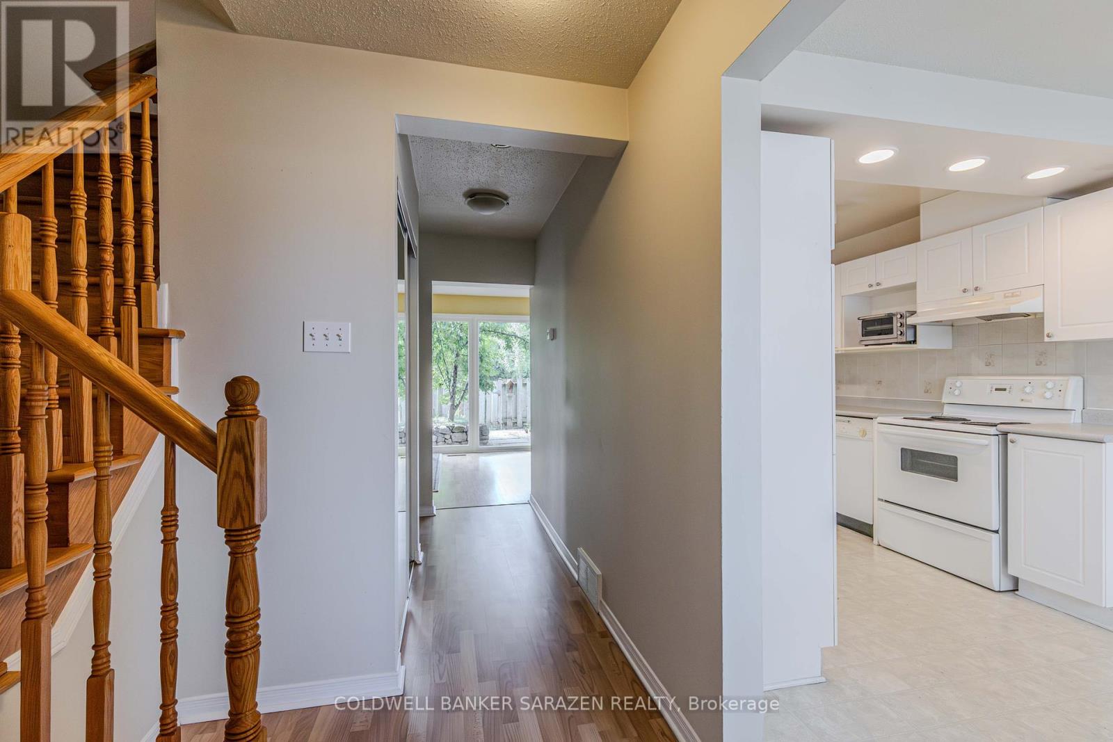 106 Costello Avenue, Ottawa, Ontario  K2H 7C5 - Photo 6 - X12350477
