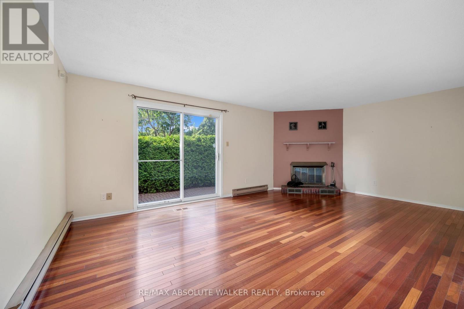 1439 Metz Crescent, Ottawa, Ontario  K1K 3Z9 - Photo 12 - X12350511