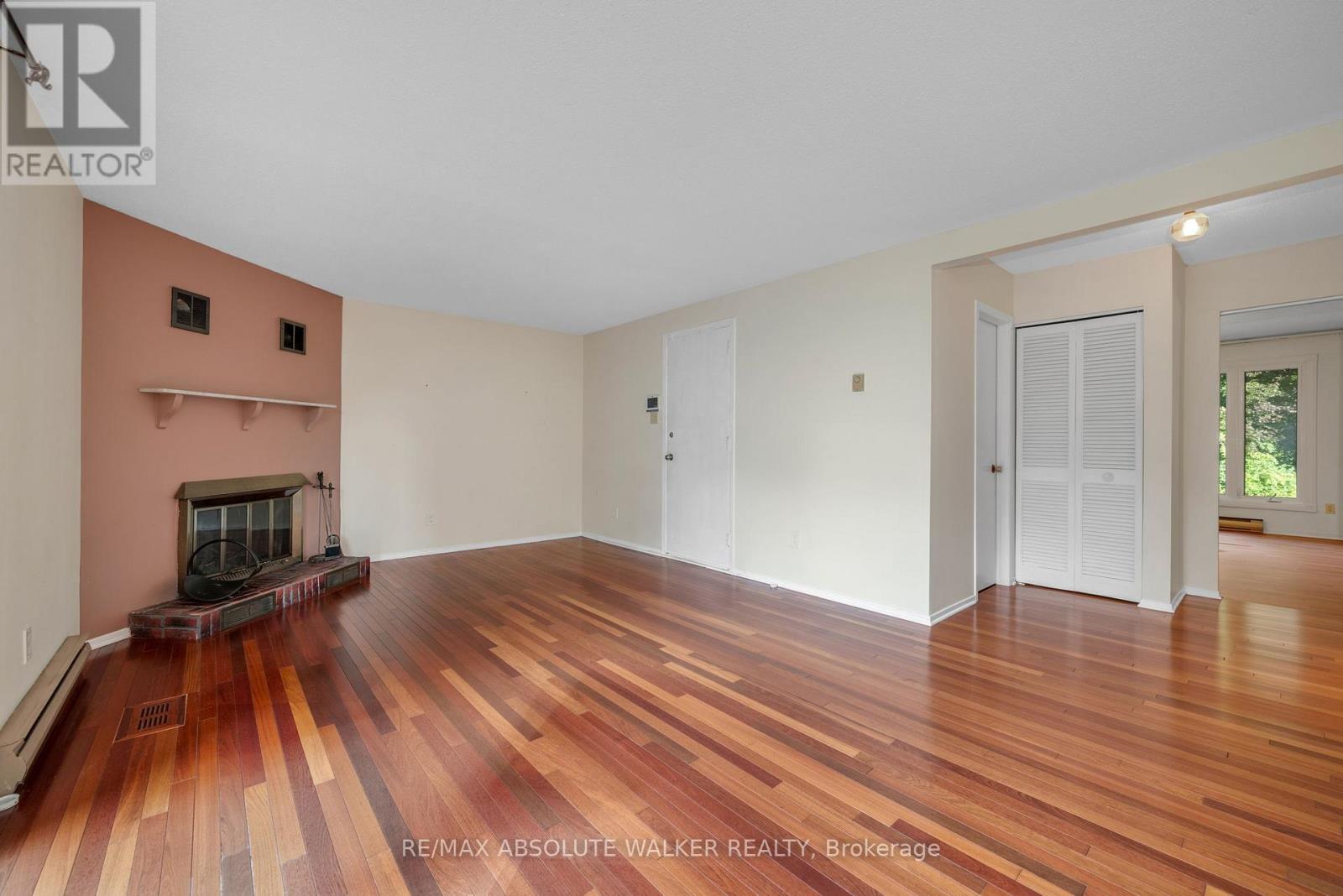 1439 Metz Crescent, Ottawa, Ontario  K1K 3Z9 - Photo 13 - X12350511