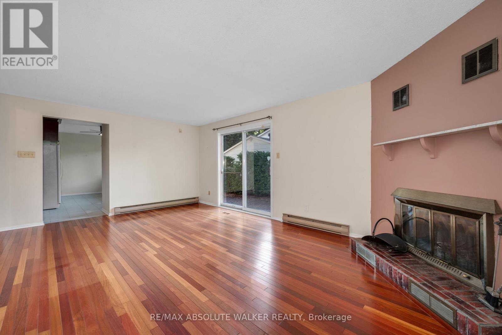 1439 Metz Crescent, Ottawa, Ontario  K1K 3Z9 - Photo 14 - X12350511