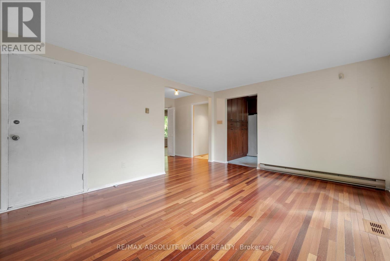 1439 Metz Crescent, Ottawa, Ontario  K1K 3Z9 - Photo 15 - X12350511