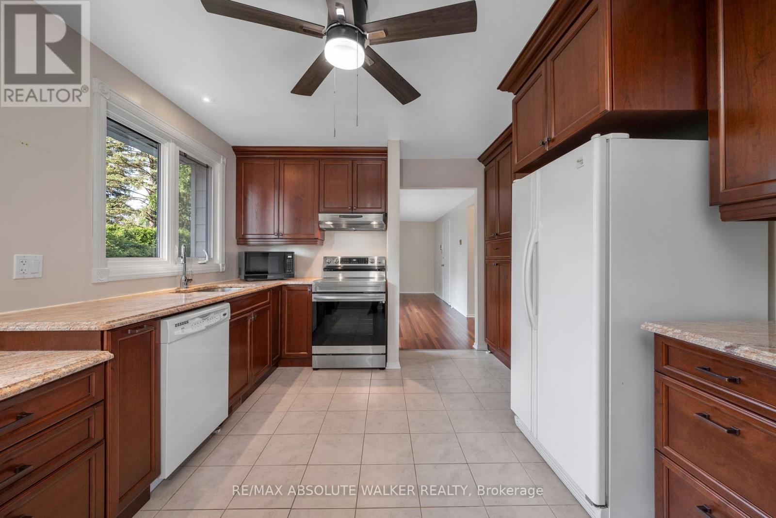 1439 Metz Crescent, Ottawa, Ontario  K1K 3Z9 - Photo 16 - X12350511