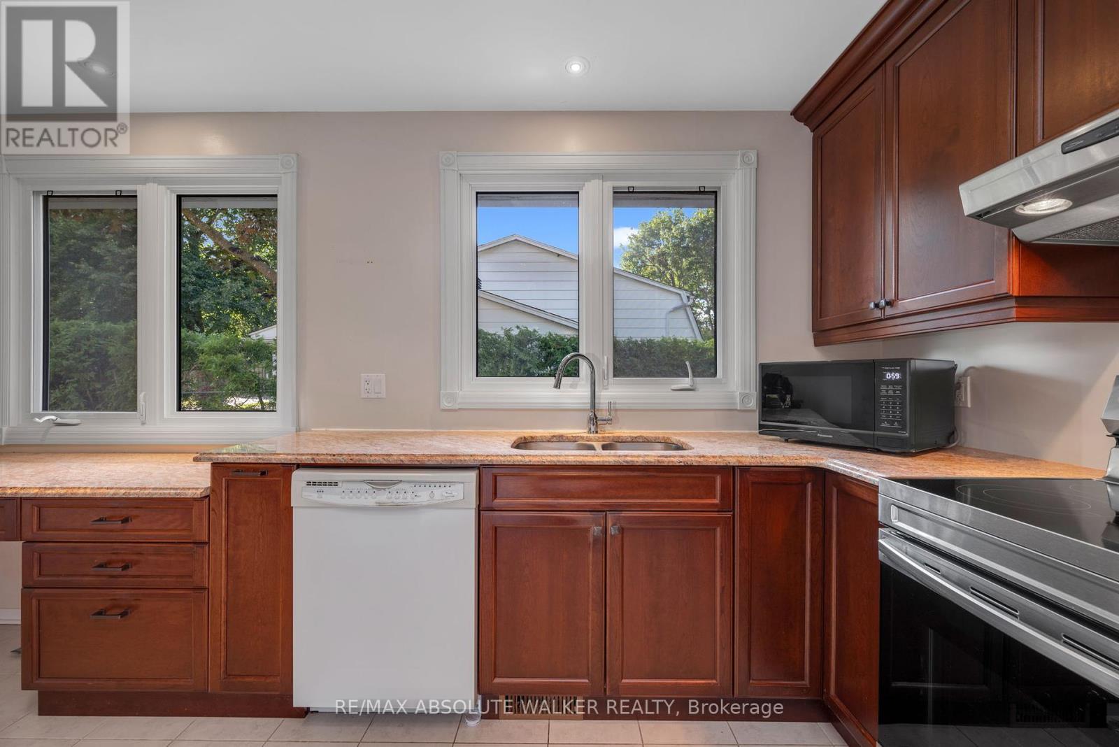 1439 Metz Crescent, Ottawa, Ontario  K1K 3Z9 - Photo 17 - X12350511