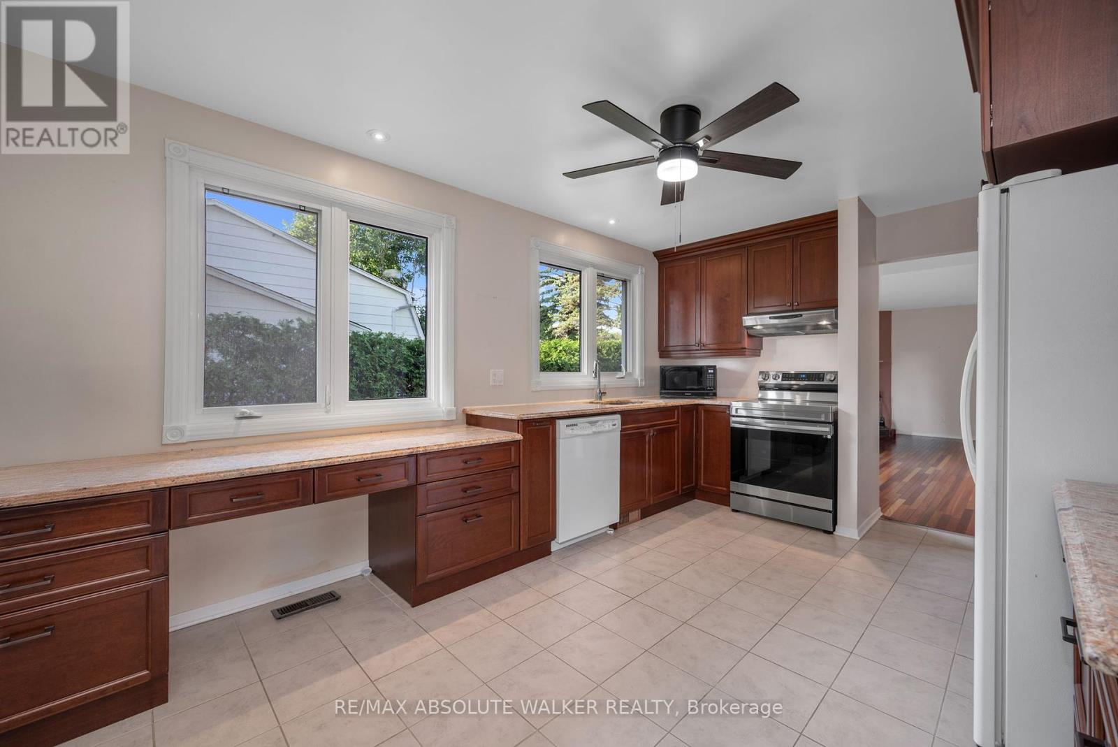 1439 Metz Crescent, Ottawa, Ontario  K1K 3Z9 - Photo 18 - X12350511