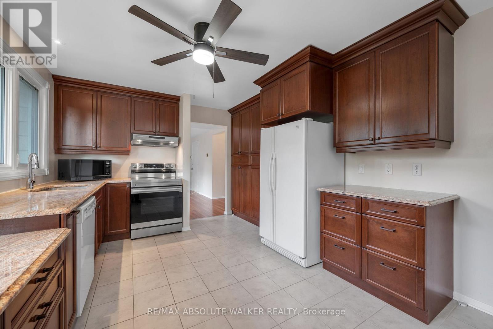 1439 Metz Crescent, Ottawa, Ontario  K1K 3Z9 - Photo 19 - X12350511