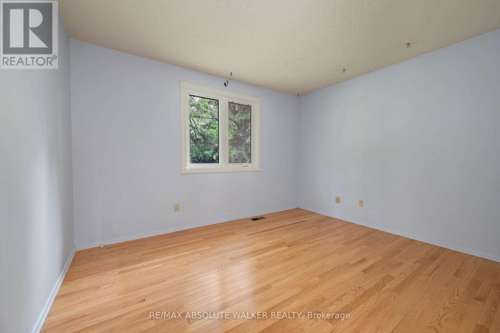 1439 Metz Crescent, Ottawa, Ontario  K1K 3Z9 - Photo 27 - X12350511