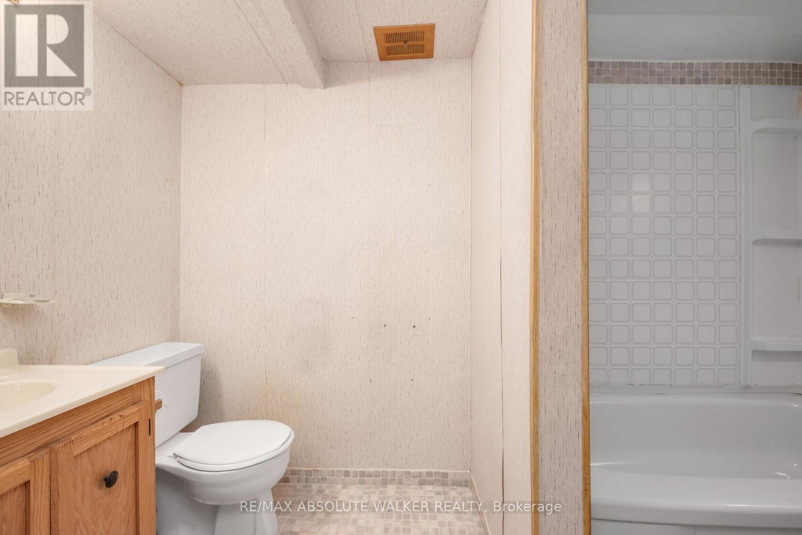 1439 Metz Crescent, Ottawa, Ontario  K1K 3Z9 - Photo 39 - X12350511