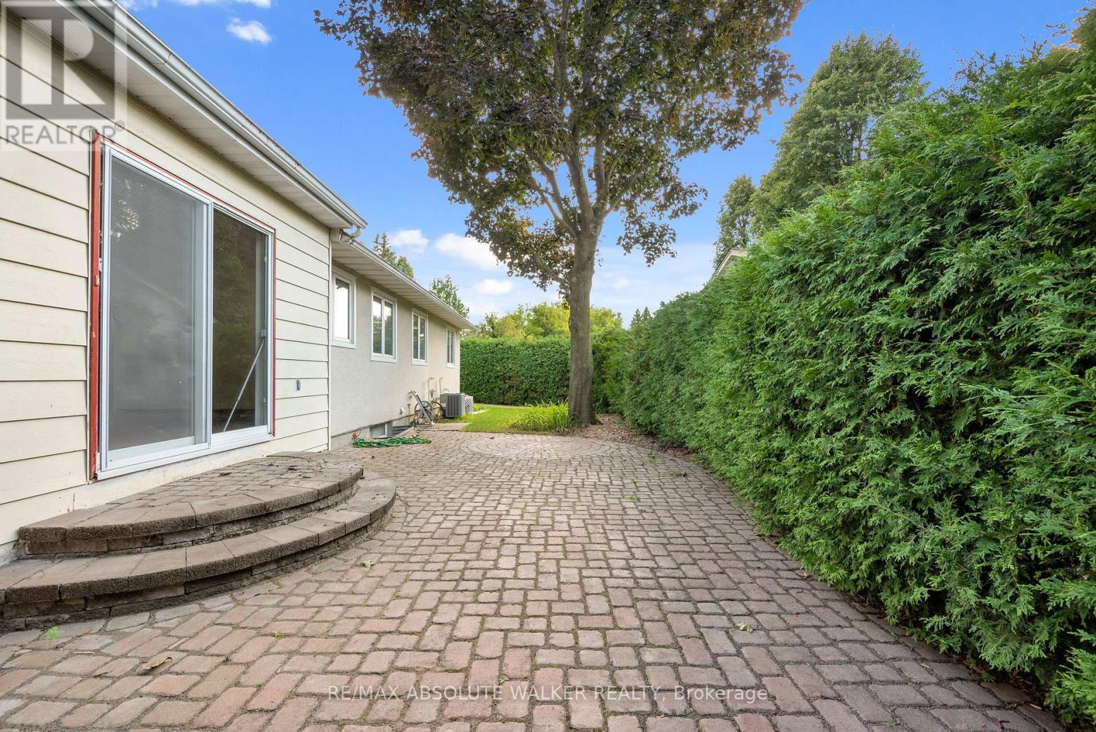 1439 Metz Crescent, Ottawa, Ontario  K1K 3Z9 - Photo 42 - X12350511