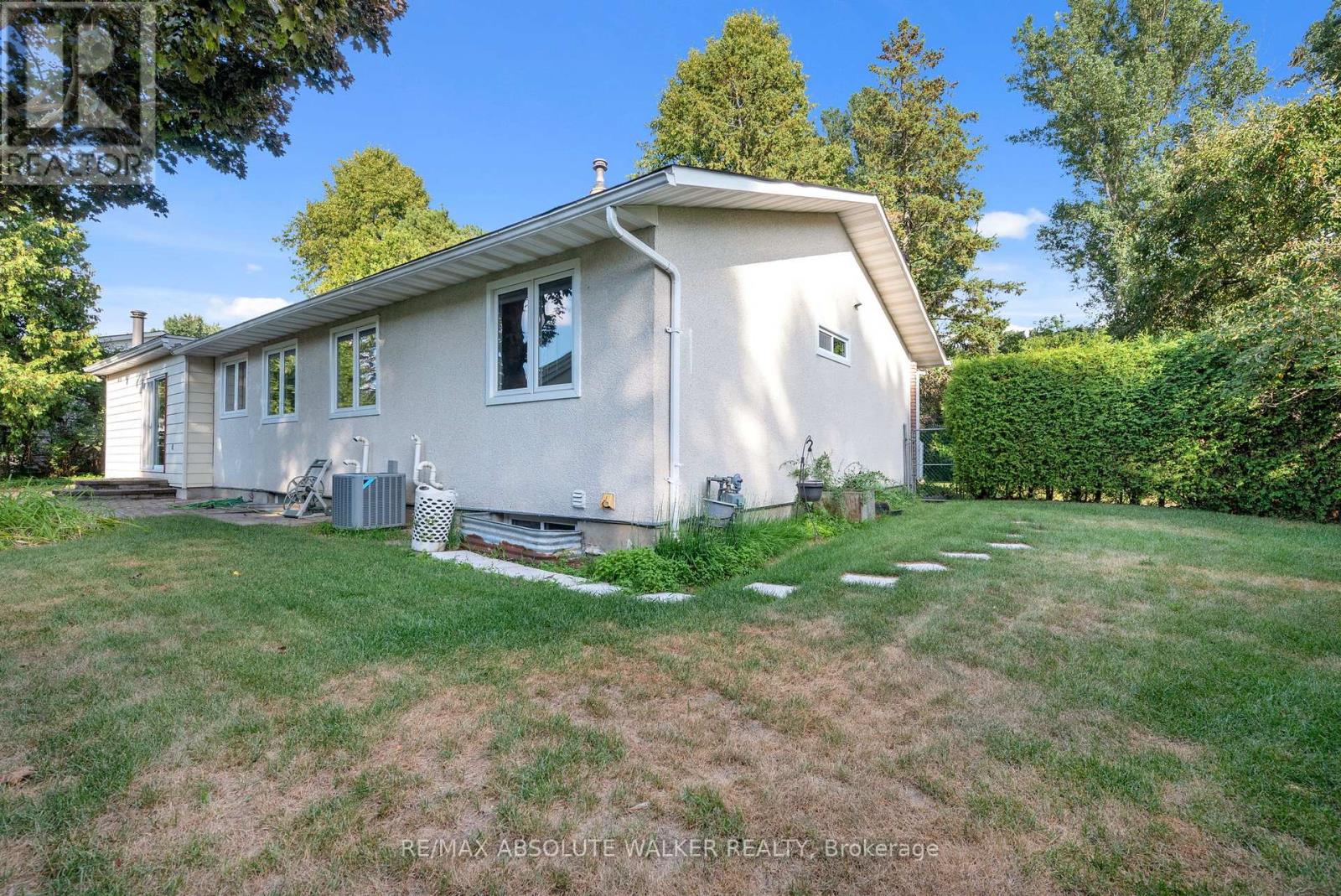 1439 Metz Crescent, Ottawa, Ontario  K1K 3Z9 - Photo 45 - X12350511