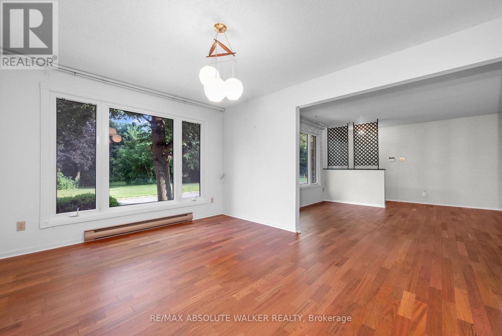 1439 Metz Crescent, Ottawa, Ontario  K1K 3Z9 - Photo 8 - X12350511