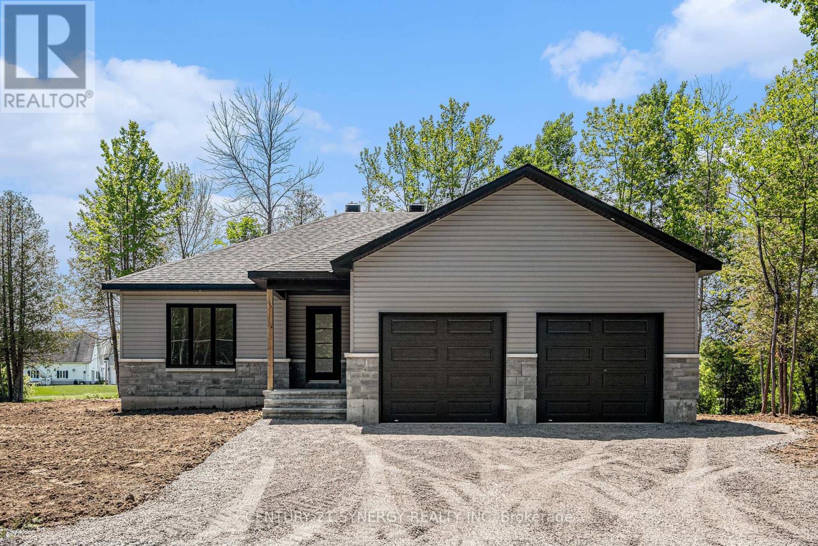 16998 Chevrier Street, North Stormont, Ontario  K0C 1V0 - Photo 1 - X12350565