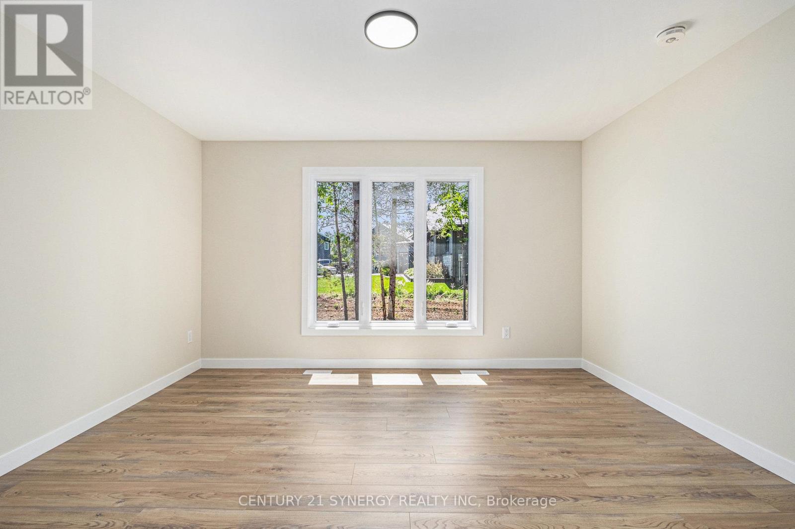 16998 Chevrier Street, North Stormont, Ontario  K0C 1V0 - Photo 18 - X12350565