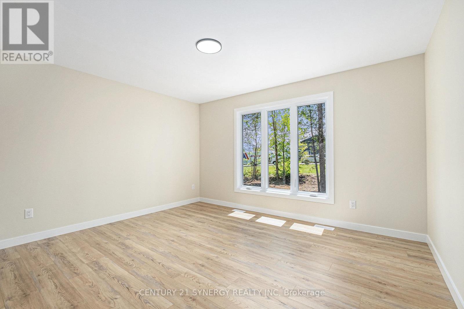 16998 Chevrier Street, North Stormont, Ontario  K0C 1V0 - Photo 19 - X12350565