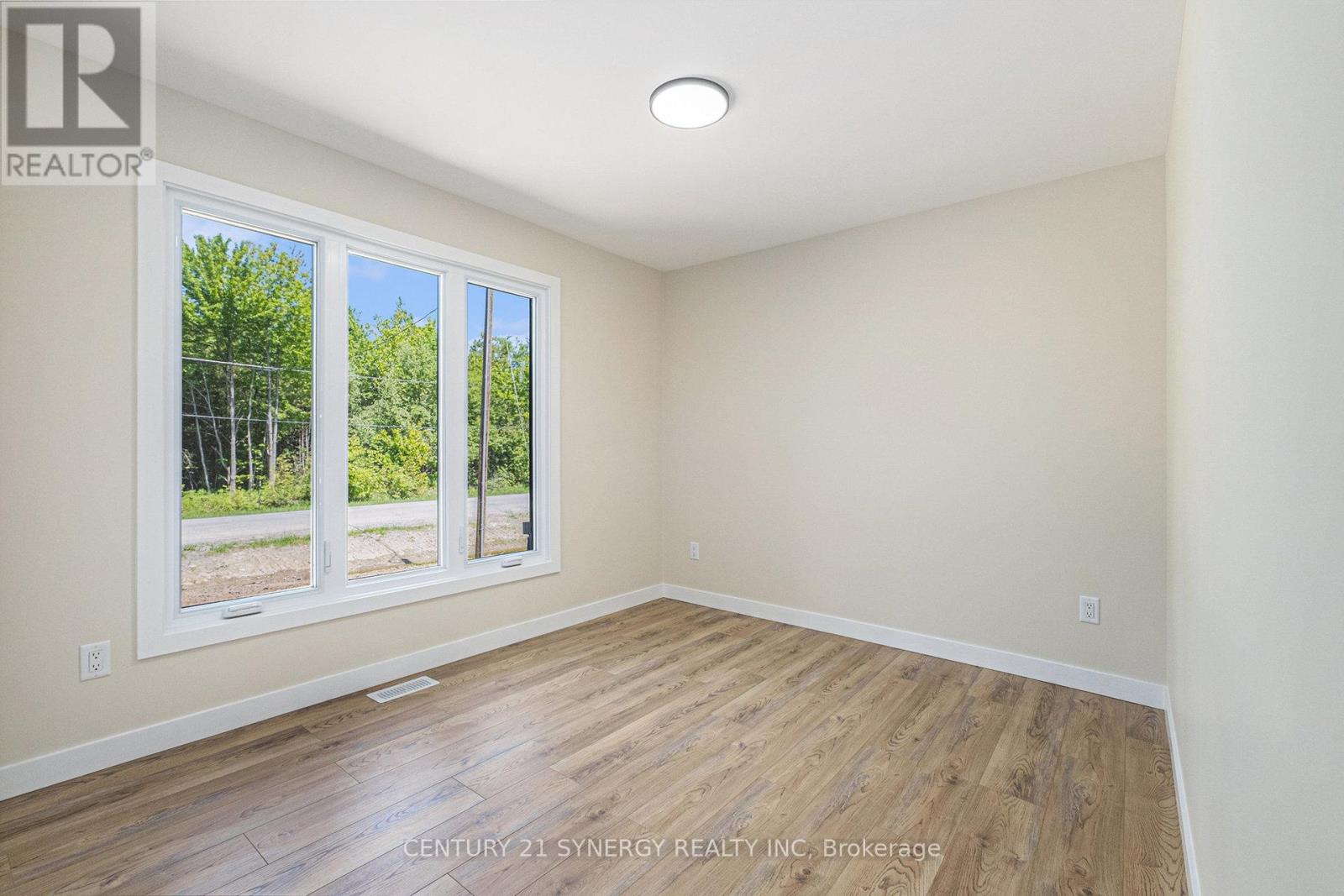 16998 Chevrier Street, North Stormont, Ontario  K0C 1V0 - Photo 28 - X12350565