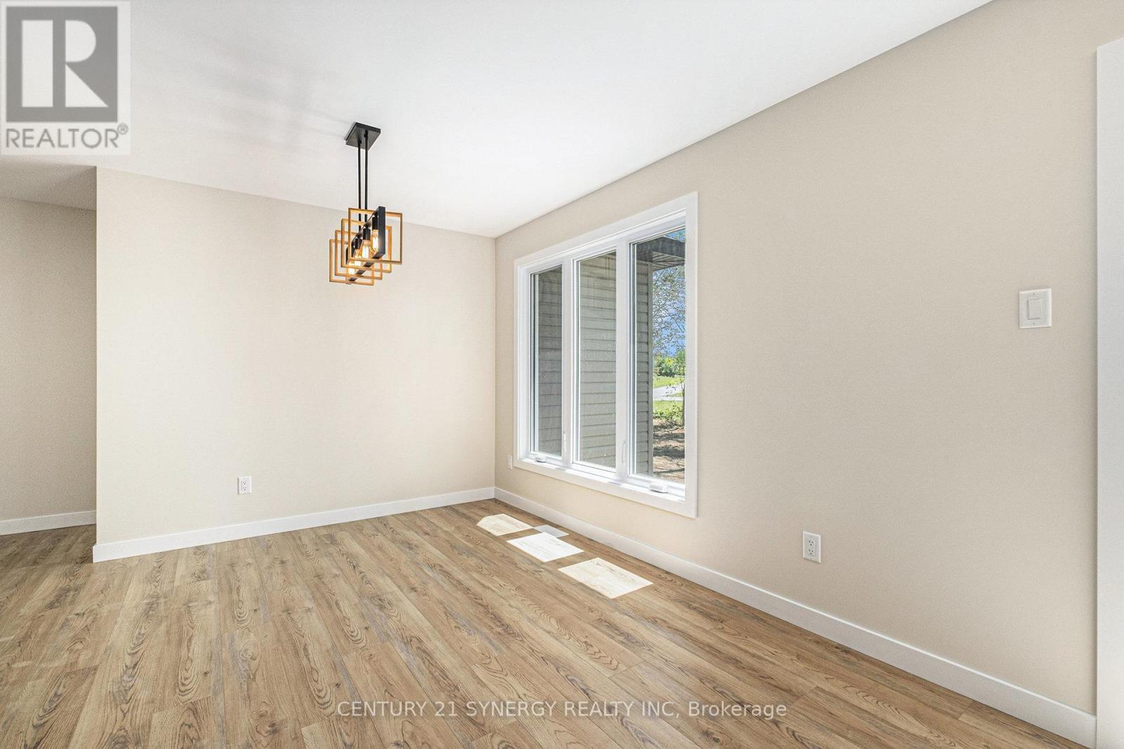 16998 Chevrier Street, North Stormont, Ontario  K0C 1V0 - Photo 6 - X12350565