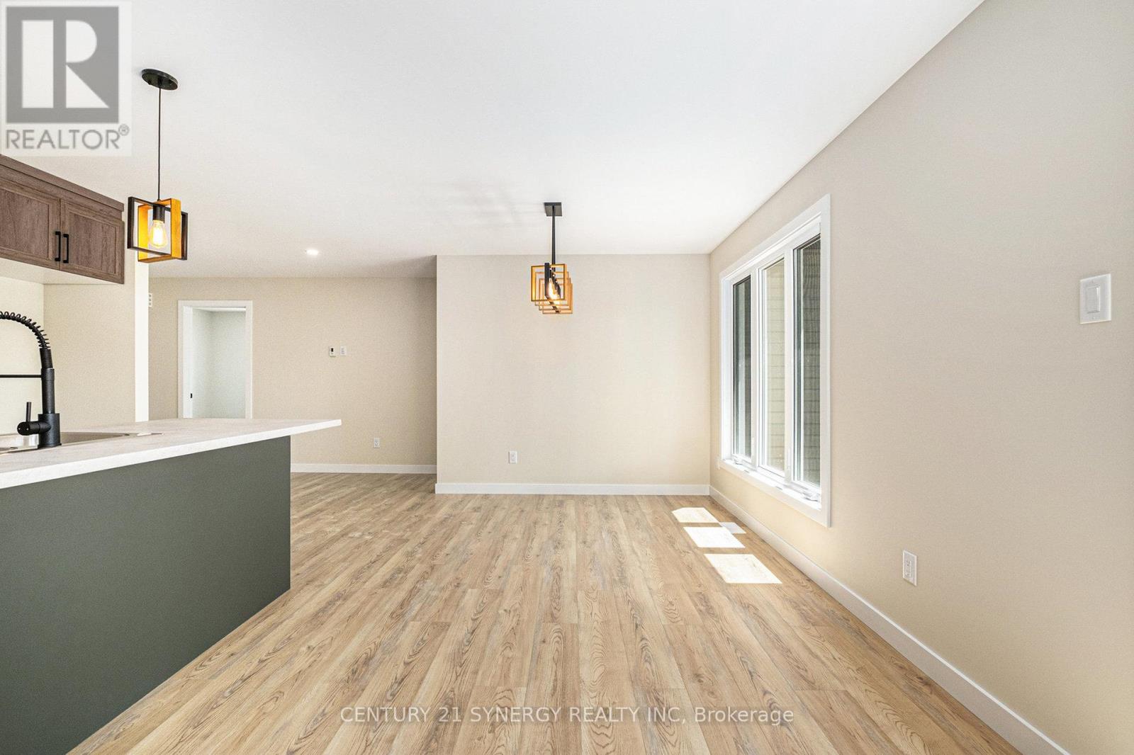 16998 Chevrier Street, North Stormont, Ontario  K0C 1V0 - Photo 9 - X12350565