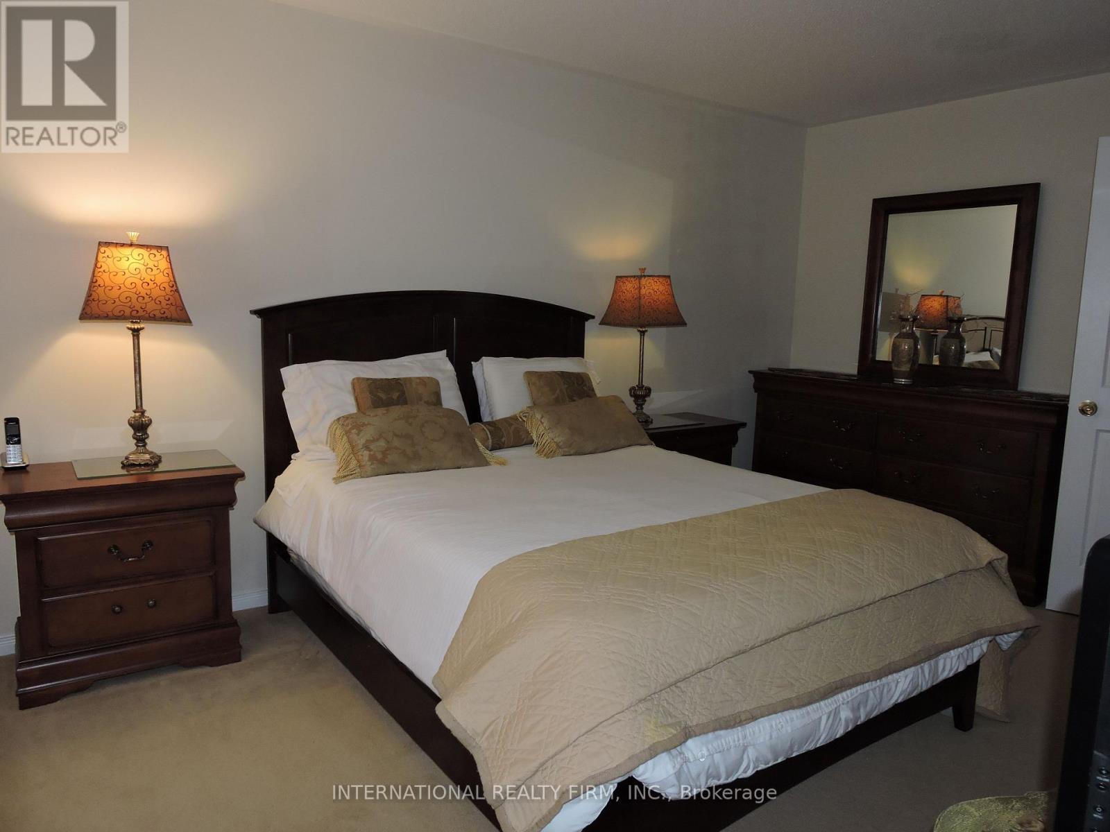 3441 Southwick Street, Mississauga, Ontario  L5V 1B4 - Photo 6 - W12350419