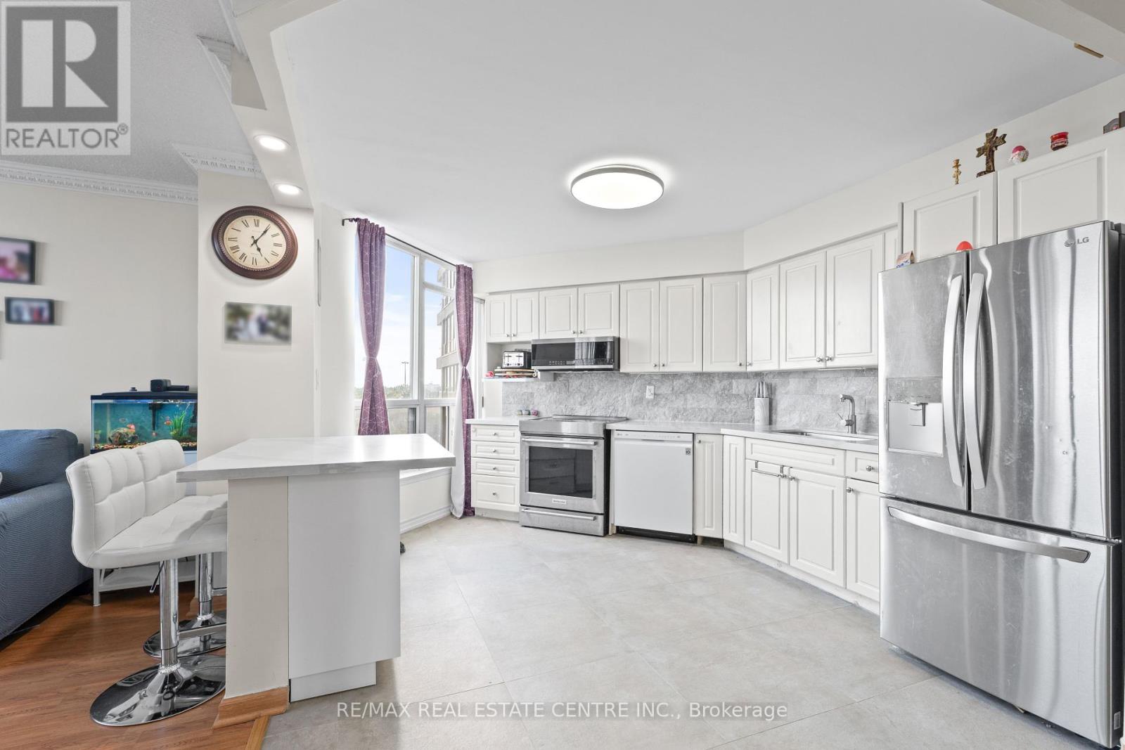 707 - 12 Laurelcrest Street, Brampton (Queen Street Corridor), Ontario  L6S 5Y4 - Photo 13 - W12350427