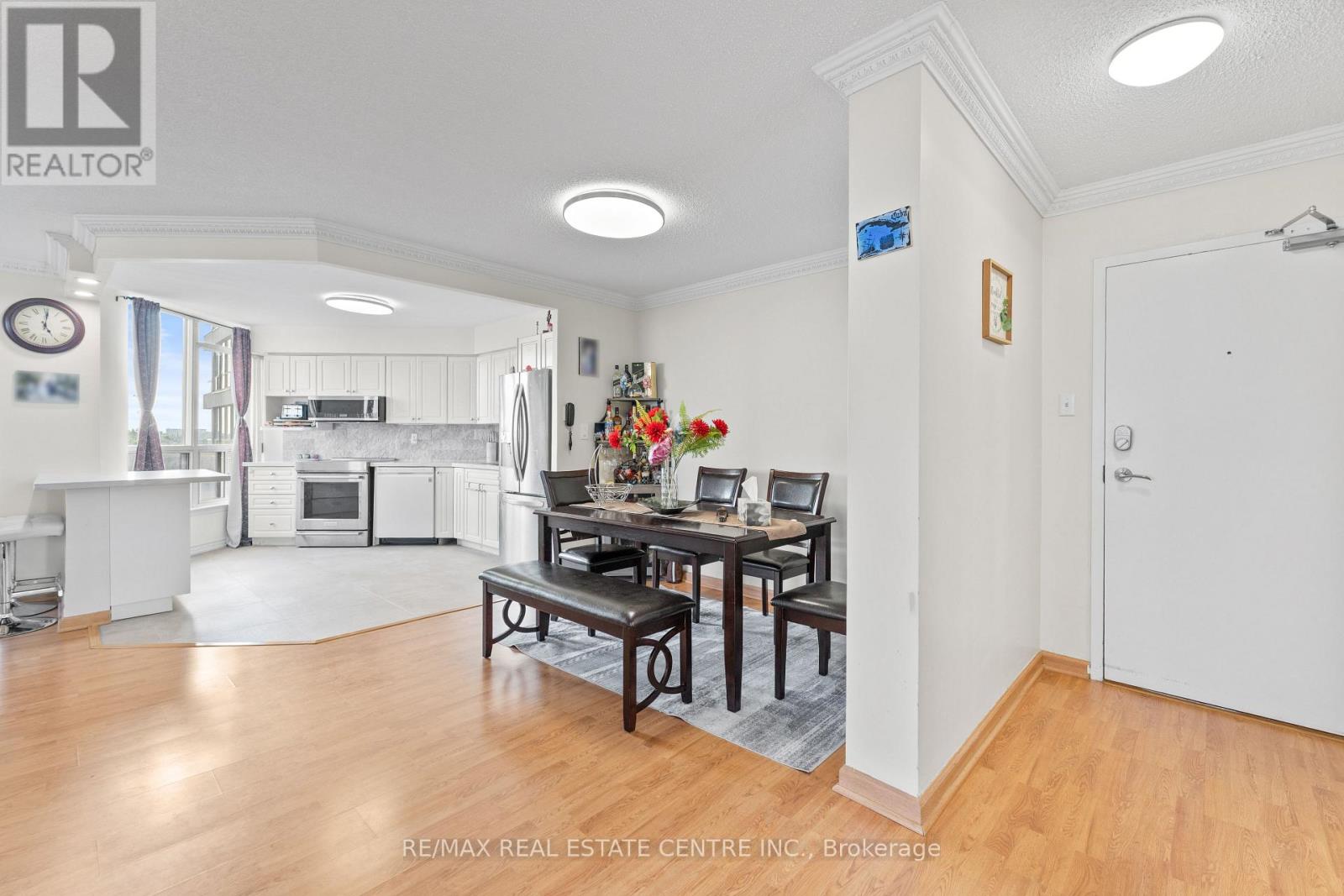 707 - 12 Laurelcrest Street, Brampton (Queen Street Corridor), Ontario  L6S 5Y4 - Photo 8 - W12350427