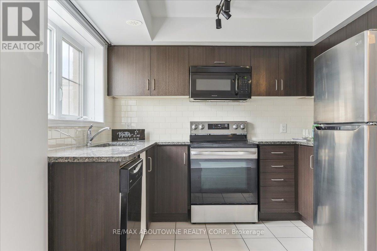 121 - 2441 Greenwich Road, Oakville, Ontario  L6M 0S3 - Photo 9 - W12350452
