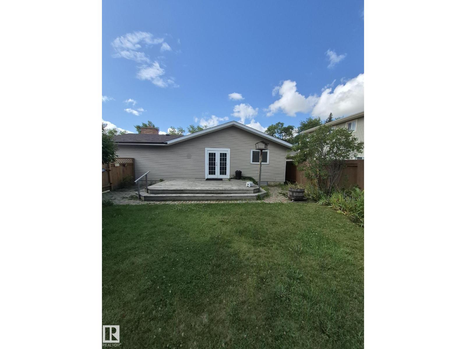 Property at 35 LIVINGSTONE CR image 4