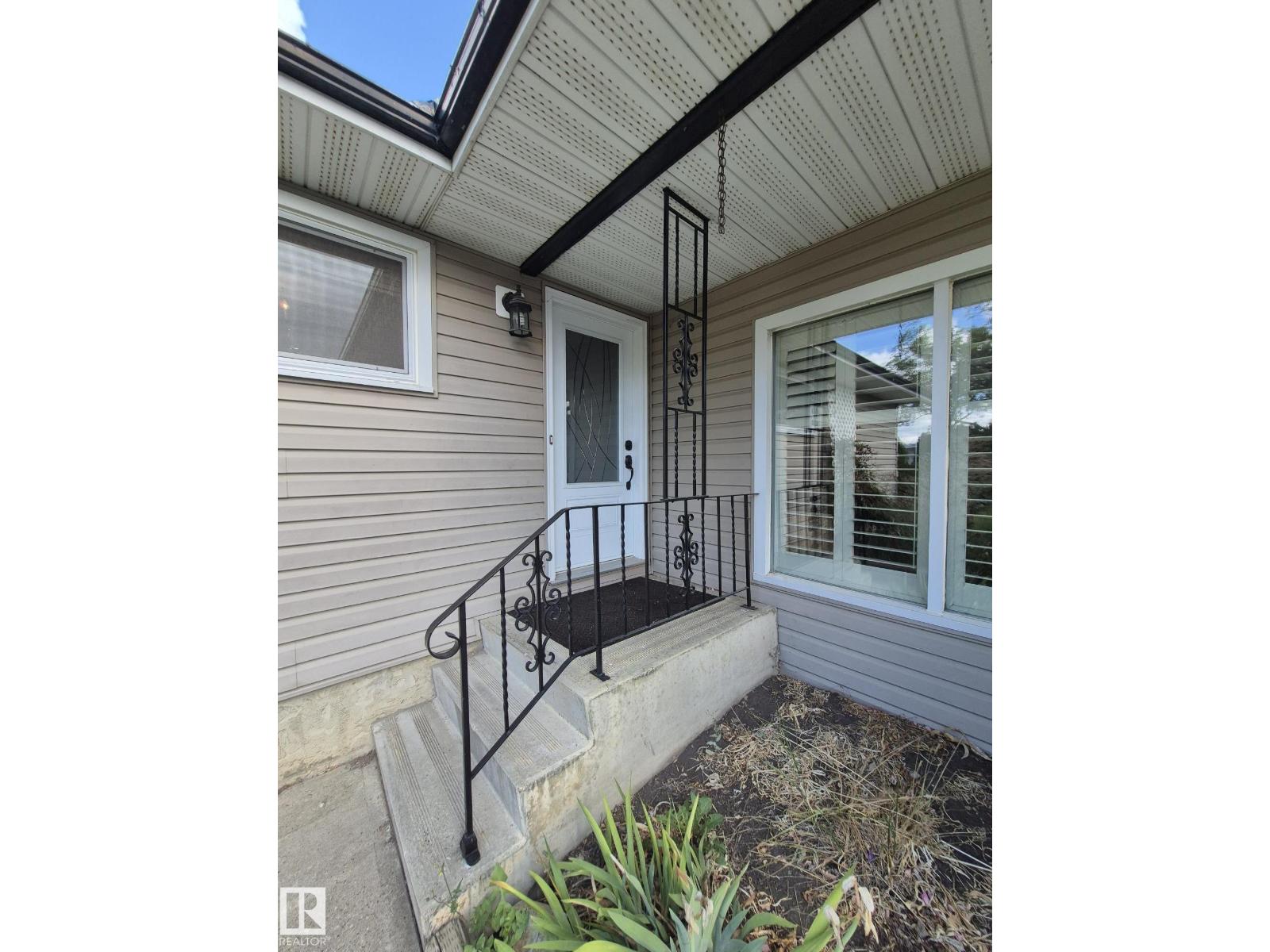 Property at 35 LIVINGSTONE CR image 5