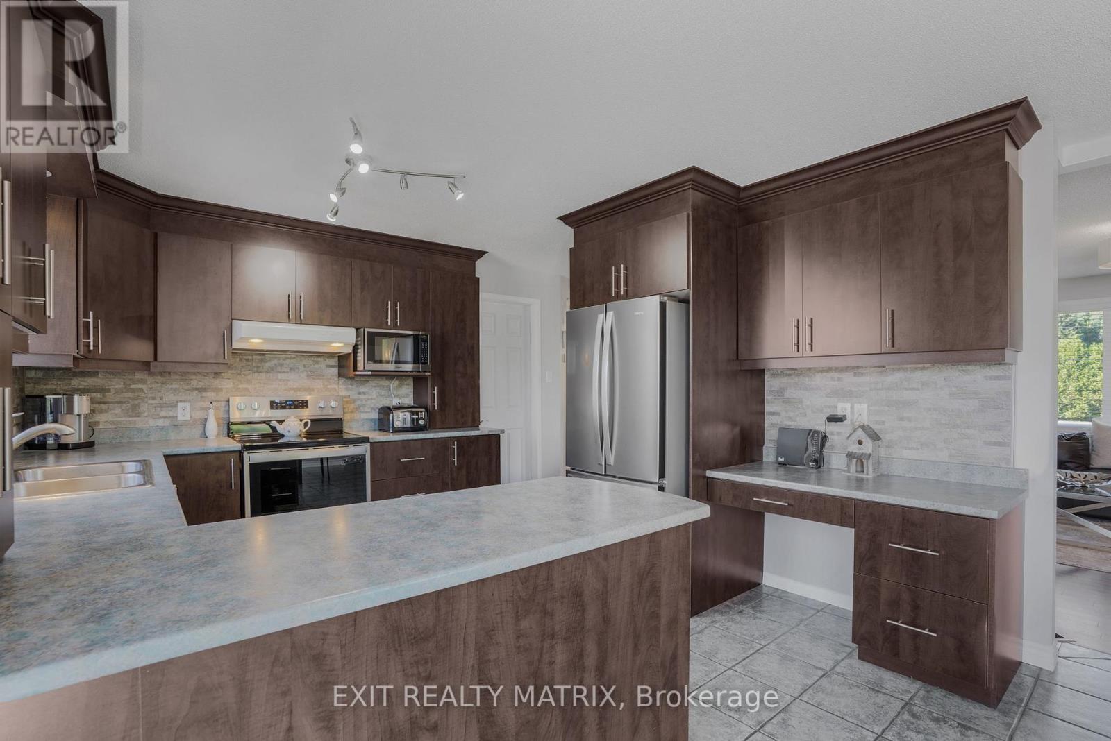 1526 Sandy Hill Road, Champlain, Ontario  K6A 2R2 - Photo 11 - X12350552
