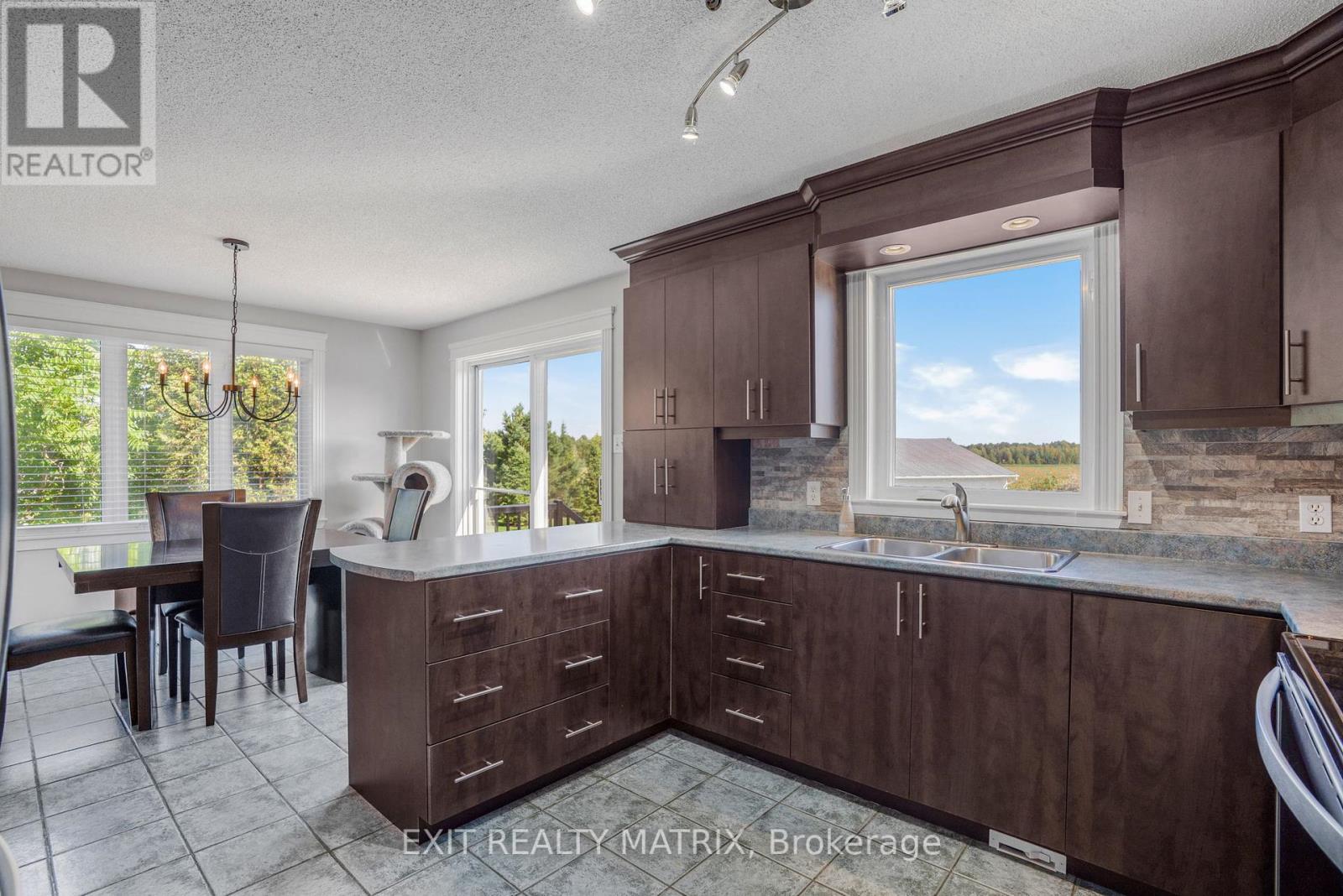 1526 Sandy Hill Road, Champlain, Ontario  K6A 2R2 - Photo 13 - X12350552