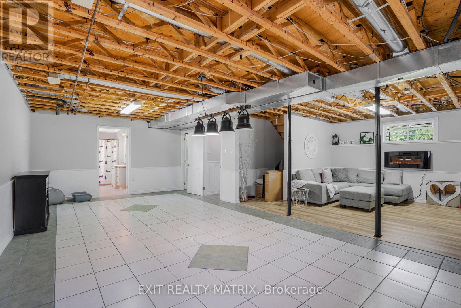 1526 Sandy Hill Road, Champlain, Ontario  K6A 2R2 - Photo 21 - X12350552