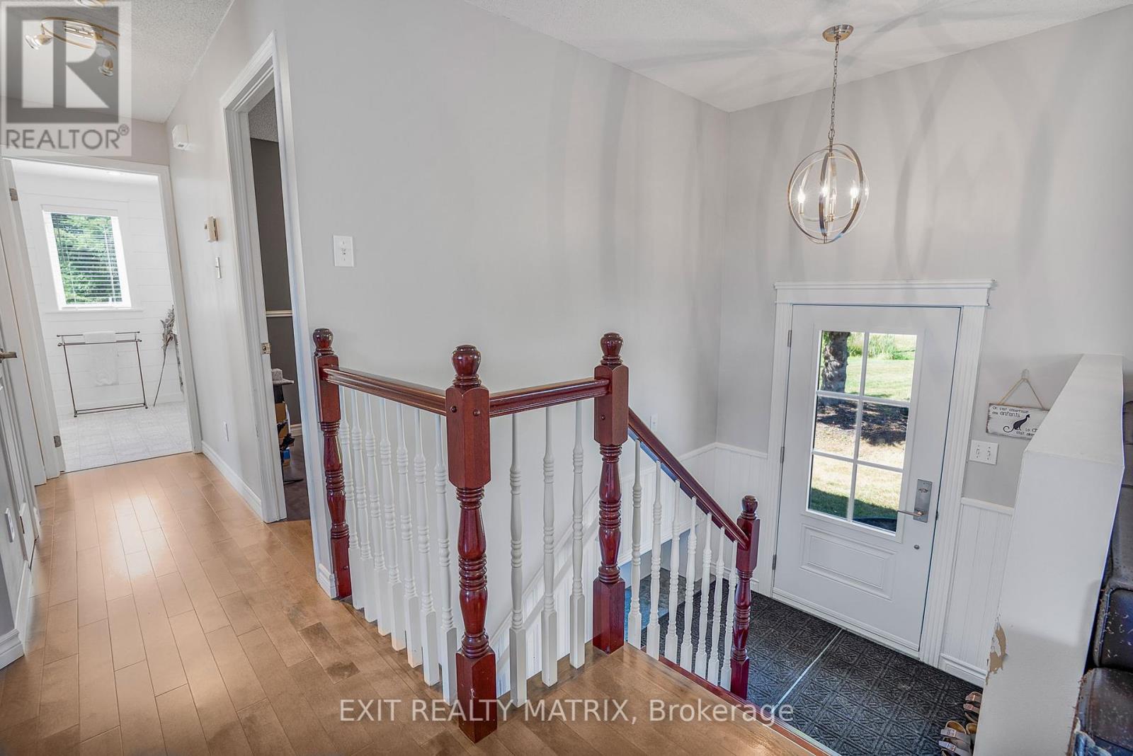 1526 Sandy Hill Road, Champlain, Ontario  K6A 2R2 - Photo 4 - X12350552