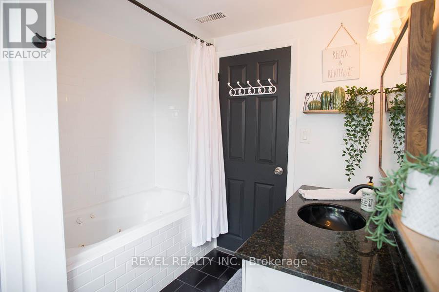 1449 Windham Road 12, Norfolk, Ontario  N3Y 4K3 - Photo 32 - X12350445