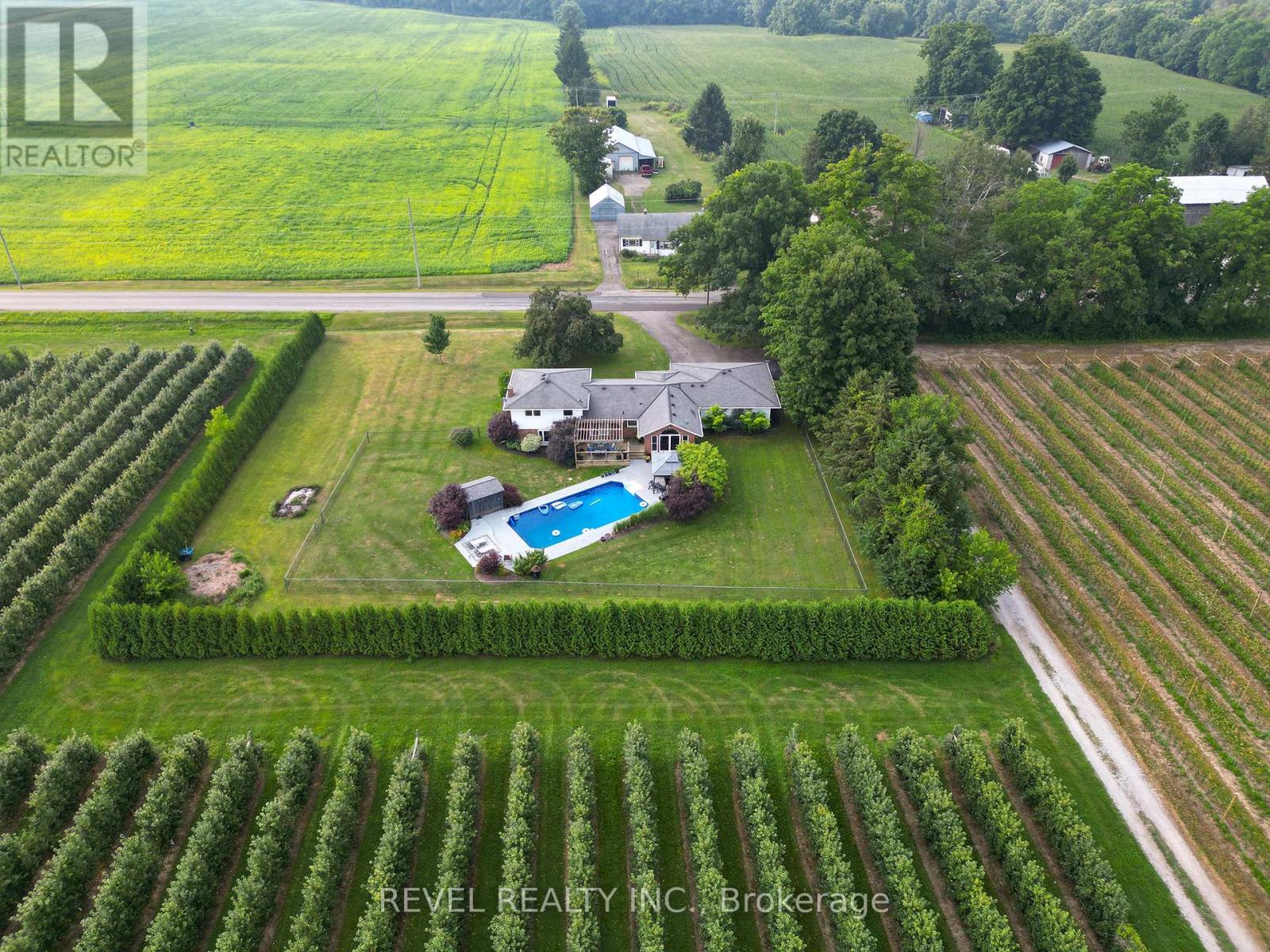 1449 Windham Road 12, Norfolk, Ontario  N3Y 4K3 - Photo 49 - X12350445