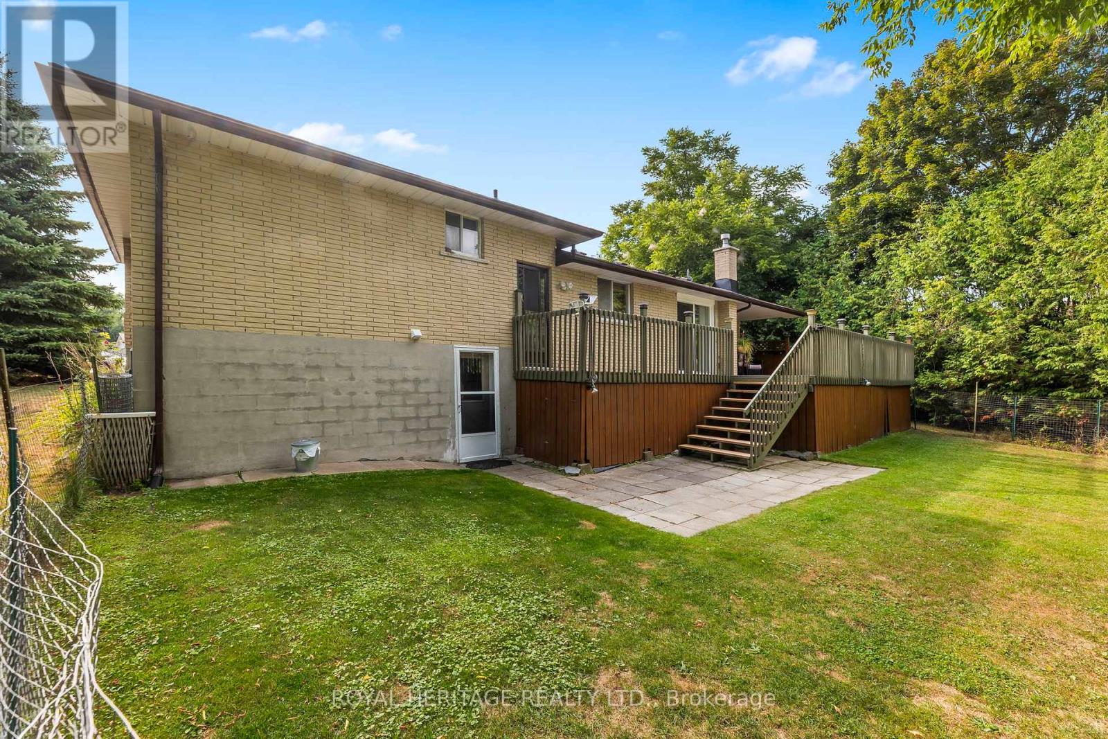 8 Lisa Court, Cavan Monaghan, Ontario  L0A 1G0 - Photo 3 - X12350446