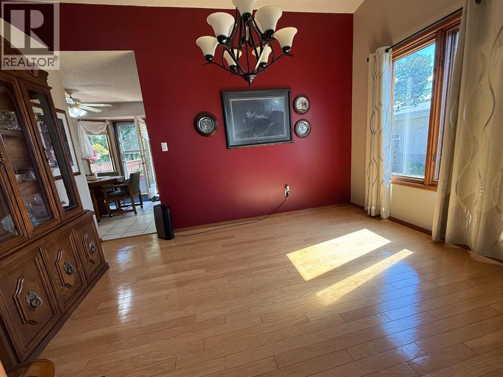 11 Virginia Avenue, Whitecourt, Alberta  T7S 1H2 - Photo 10 - A2247958