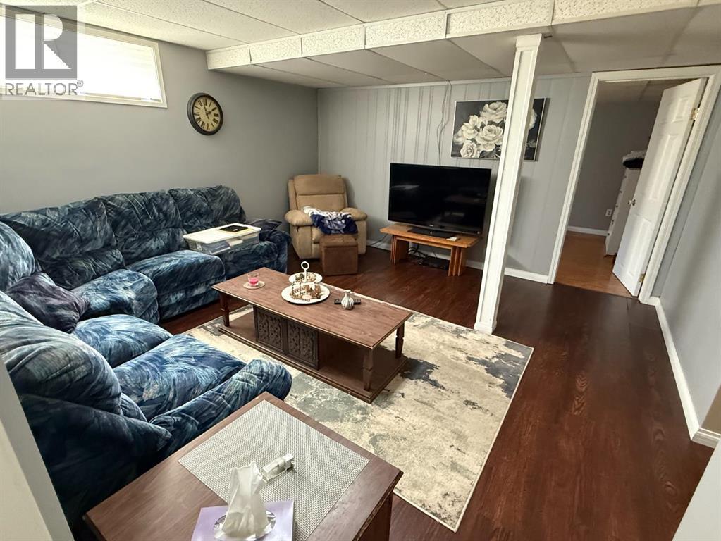11 Virginia Avenue, Whitecourt, Alberta  T7S 1H2 - Photo 22 - A2247958