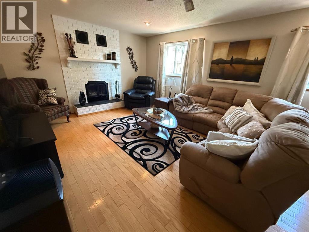 11 Virginia Avenue, Whitecourt, Alberta  T7S 1H2 - Photo 20 - A2247958