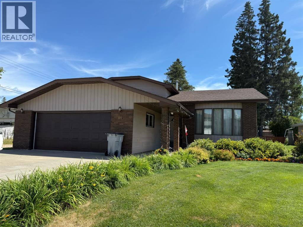 11 Virginia Avenue, Whitecourt, Alberta  T7S 1H2 - Photo 3 - A2247958