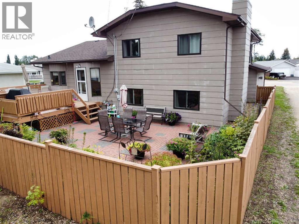 11 Virginia Avenue, Whitecourt, Alberta  T7S 1H2 - Photo 48 - A2247958