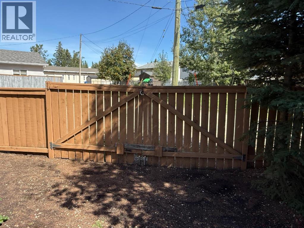 11 Virginia Avenue, Whitecourt, Alberta  T7S 1H2 - Photo 30 - A2247958