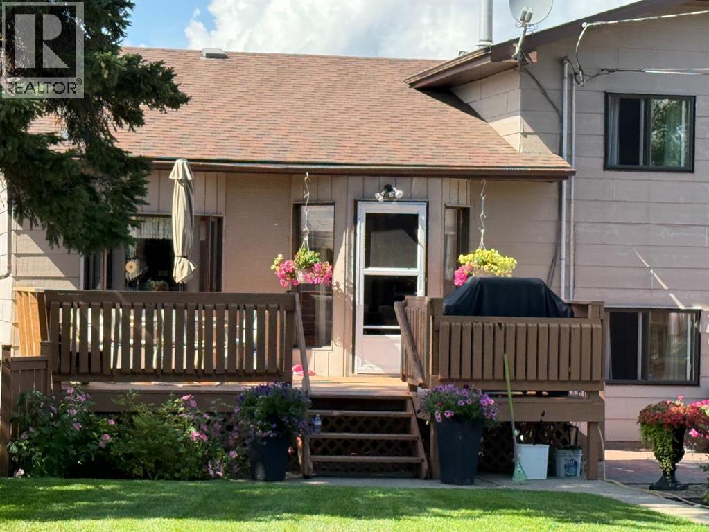 11 Virginia Avenue, Whitecourt, Alberta  T7S 1H2 - Photo 31 - A2247958