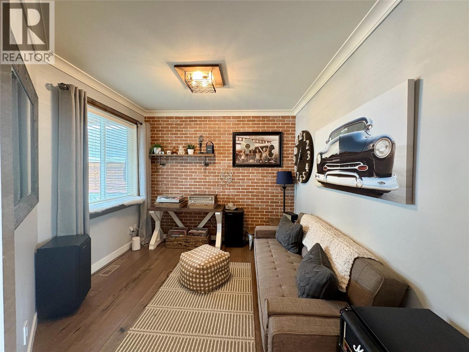 Property at 1559 EMERALD Drive image 4