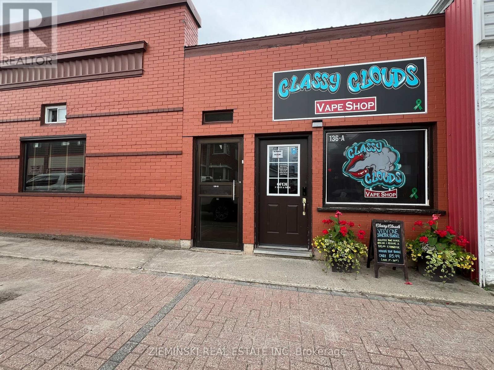 136-138 Third Street W, Cochrane, Ontario  P0L 1C0 - Photo 2 - T12350579