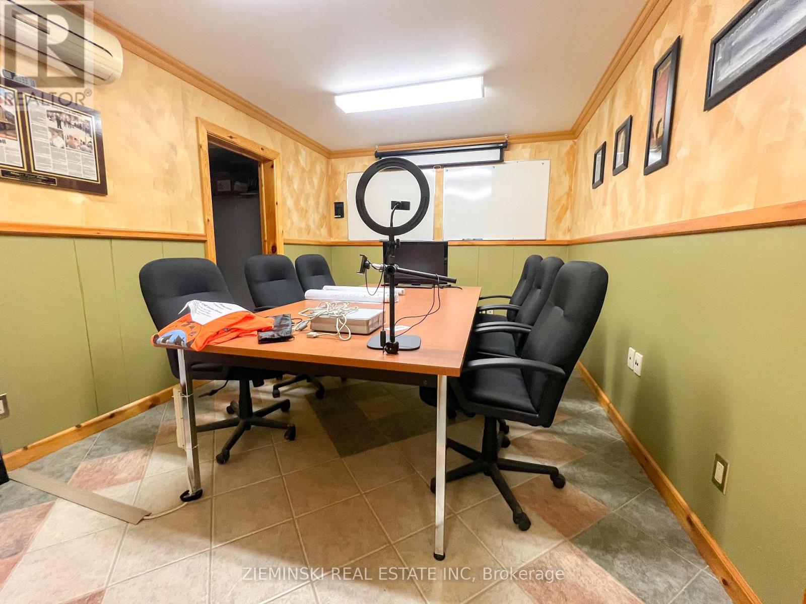 136-138 Third Street W, Cochrane, Ontario  P0L 1C0 - Photo 5 - T12350579