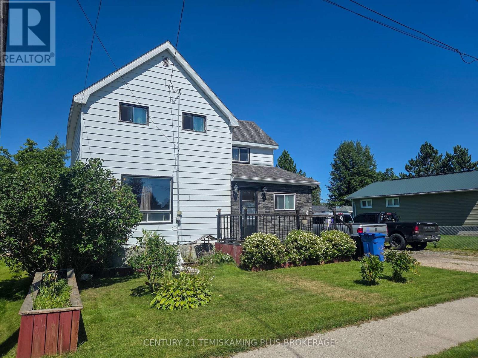 45 6th Avenue, Englehart, Ontario  P0J 1H0 - Photo 2 - T12350601