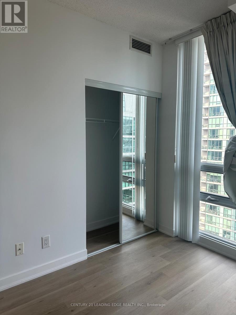 2807 - 18 Harbour Street, Toronto, Ontario  M5J 2Z6 - Photo 11 - C12349975