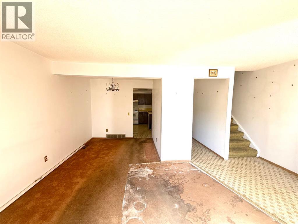 Property at 110, 330 canterbury Drive SW image 5