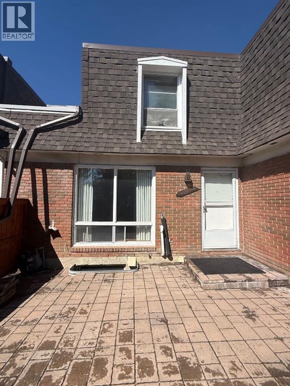 Property at 110, 330 canterbury Drive SW image 3
